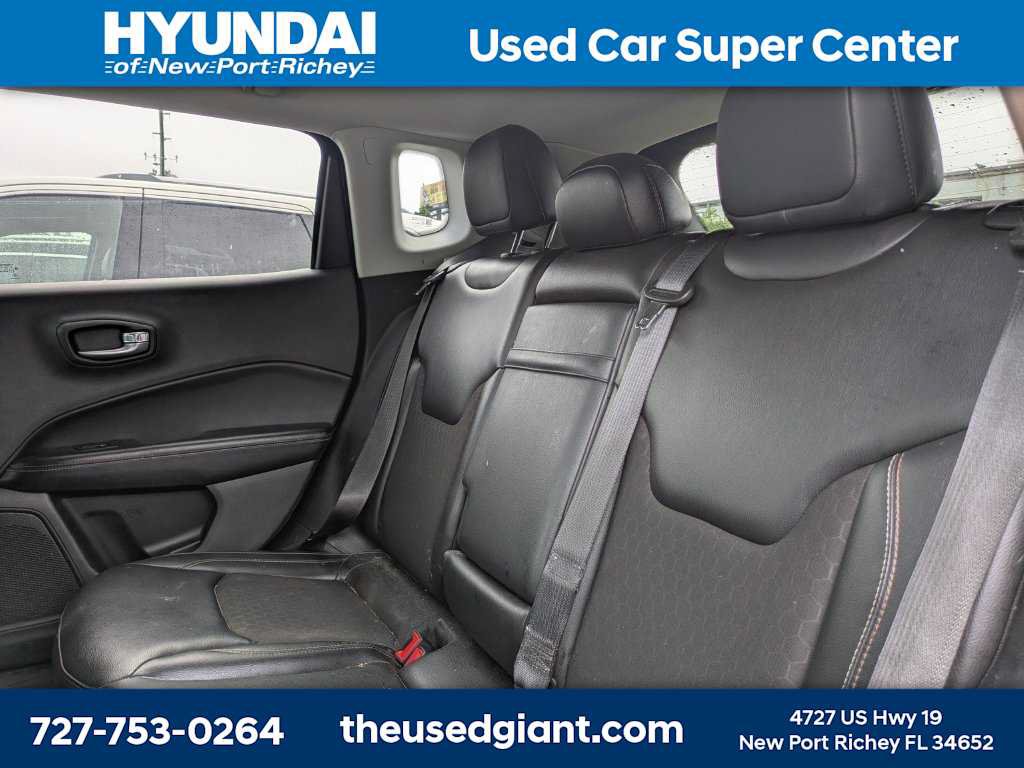 Used 2018 Jeep Compass Latitude FWD image 10