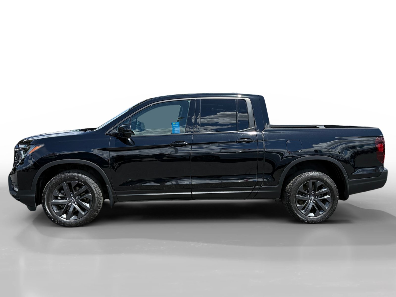 Used 2023 Honda Ridgeline Sport image 2