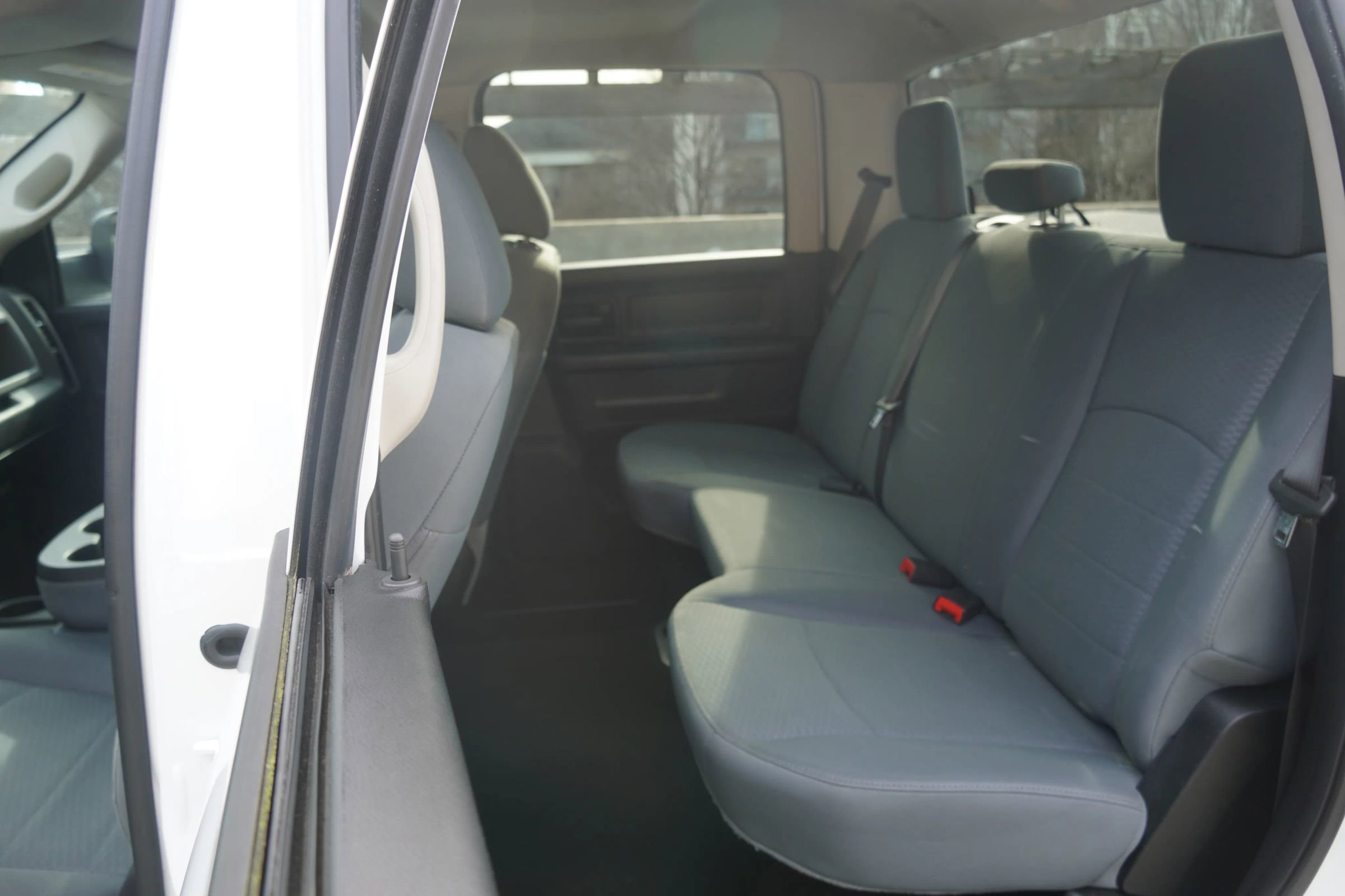 Used 2018 RAM 3500 Tradesman w/ Chrome Appearance Group image 34