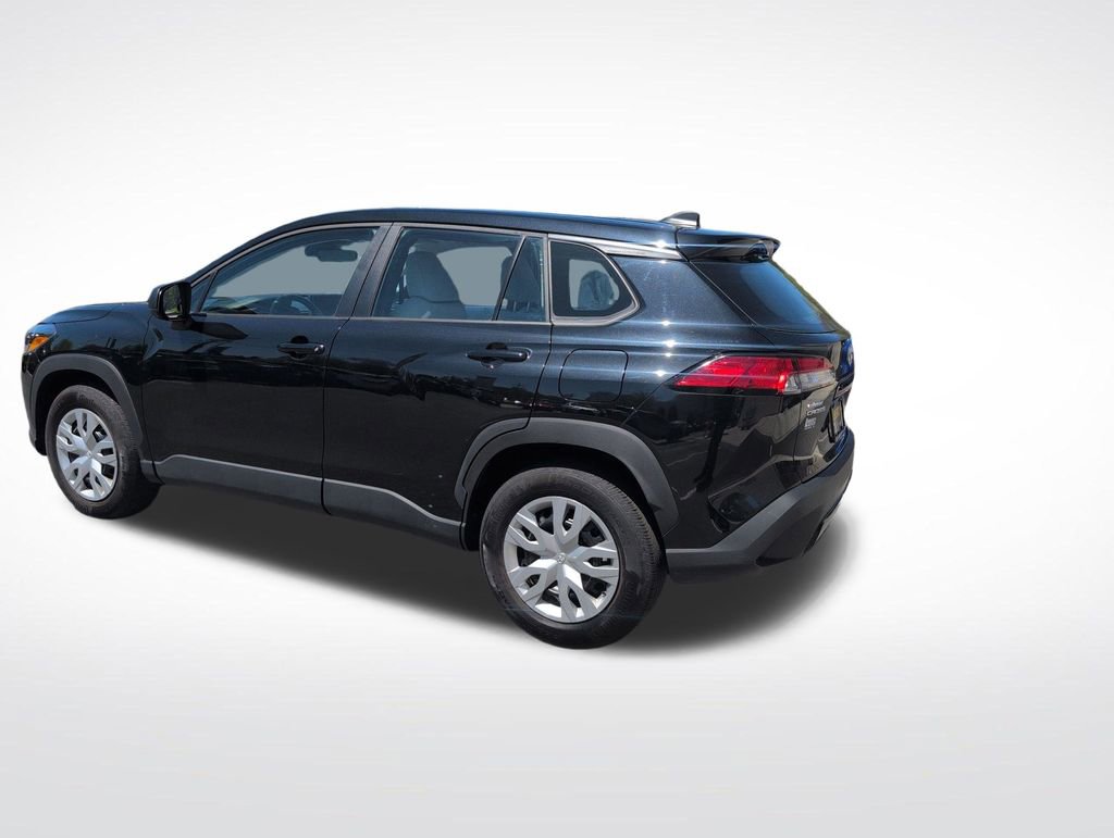 Used 2023 Toyota Corolla Cross L AWD/4WD image 4