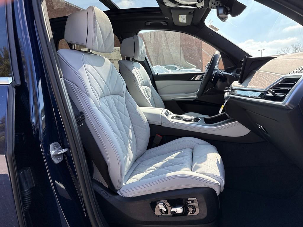 New 2026 BMW X5 xDrive50e image 25