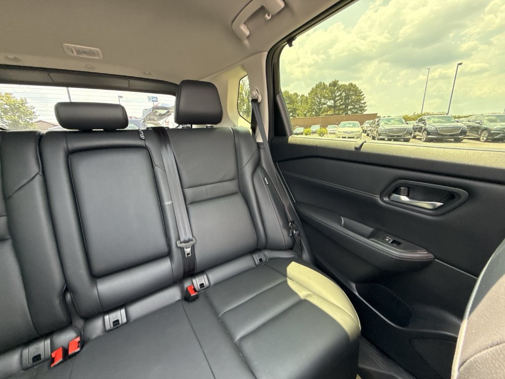 Used 2024 Nissan Rogue SL w/ SL Premium Package FWD image 18