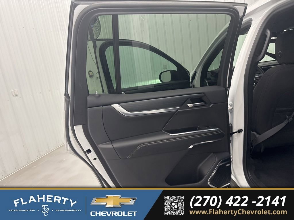 Used 2025 GMC Acadia Elevation image 11