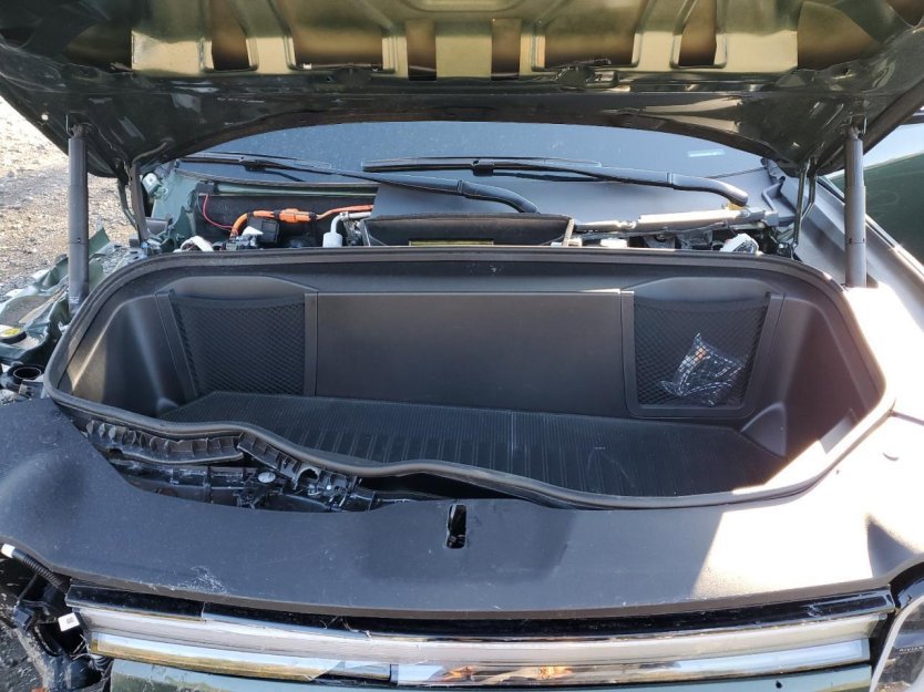 Used 2025 Rivian R1T Adventure image 9