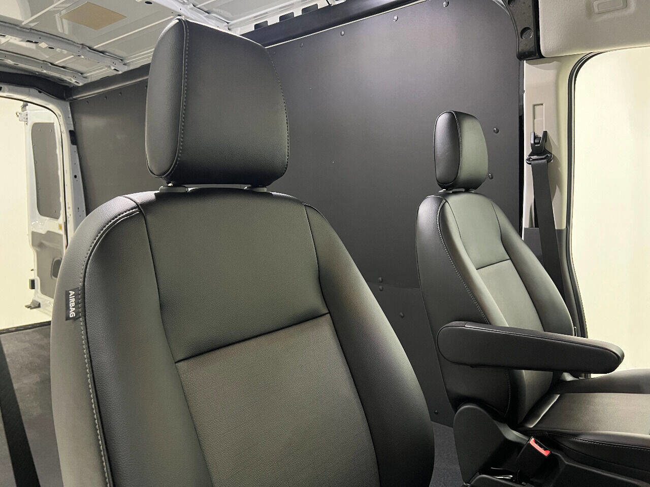 Used 2022 Ford E-Transit Medium Roof w/ Load Area Protection Package RWD image 49