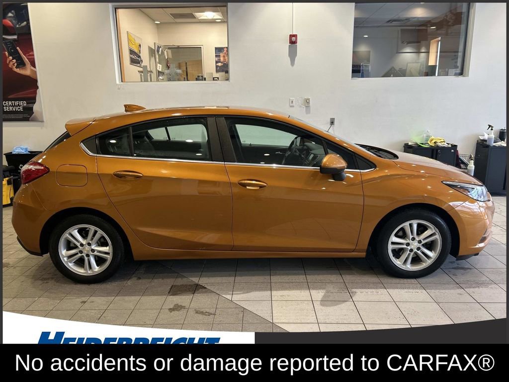 Used 2017 Chevrolet Cruze LT w/ Convenience Package image 2