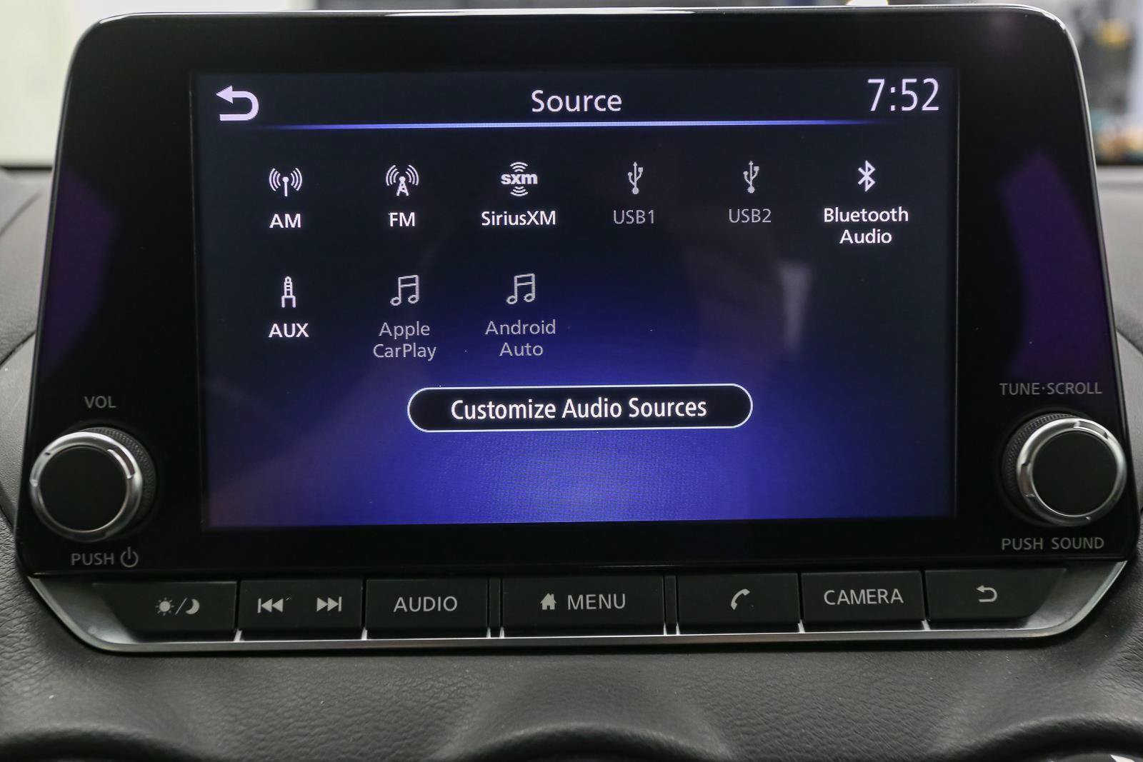 Used 2020 Nissan Sentra SR w/ Premium Package FWD image 26