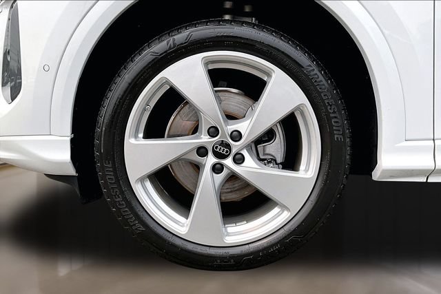 Used 2025 Audi Q5 Premium AWD/4WD image 34