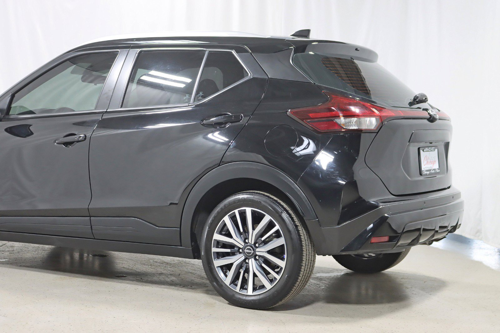Used 2022 Nissan Kicks SV image 10