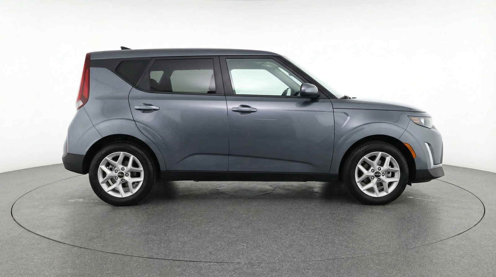 Used 2025 Kia Soul LX image 11