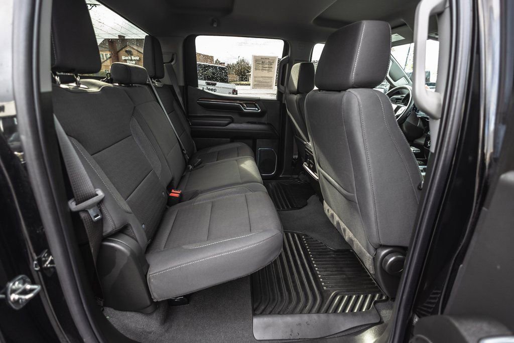 Used 2024 Chevrolet Silverado 1500 RST image 34