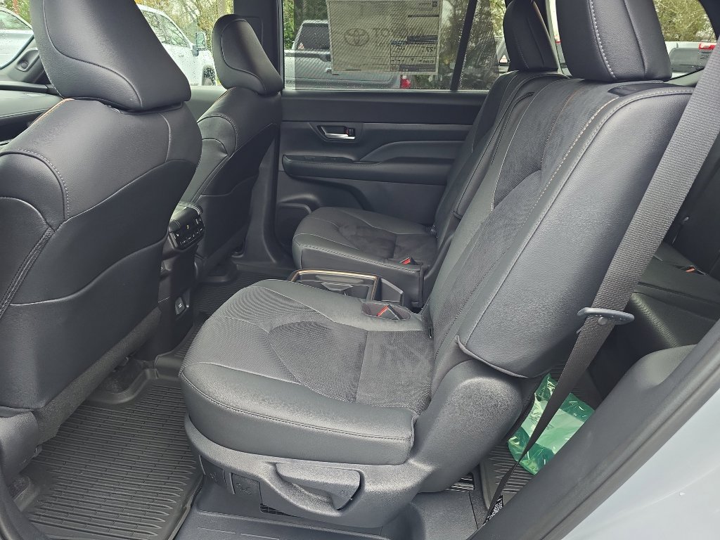 New 2026 Toyota Grand Highlander AWD Hybrid image 19