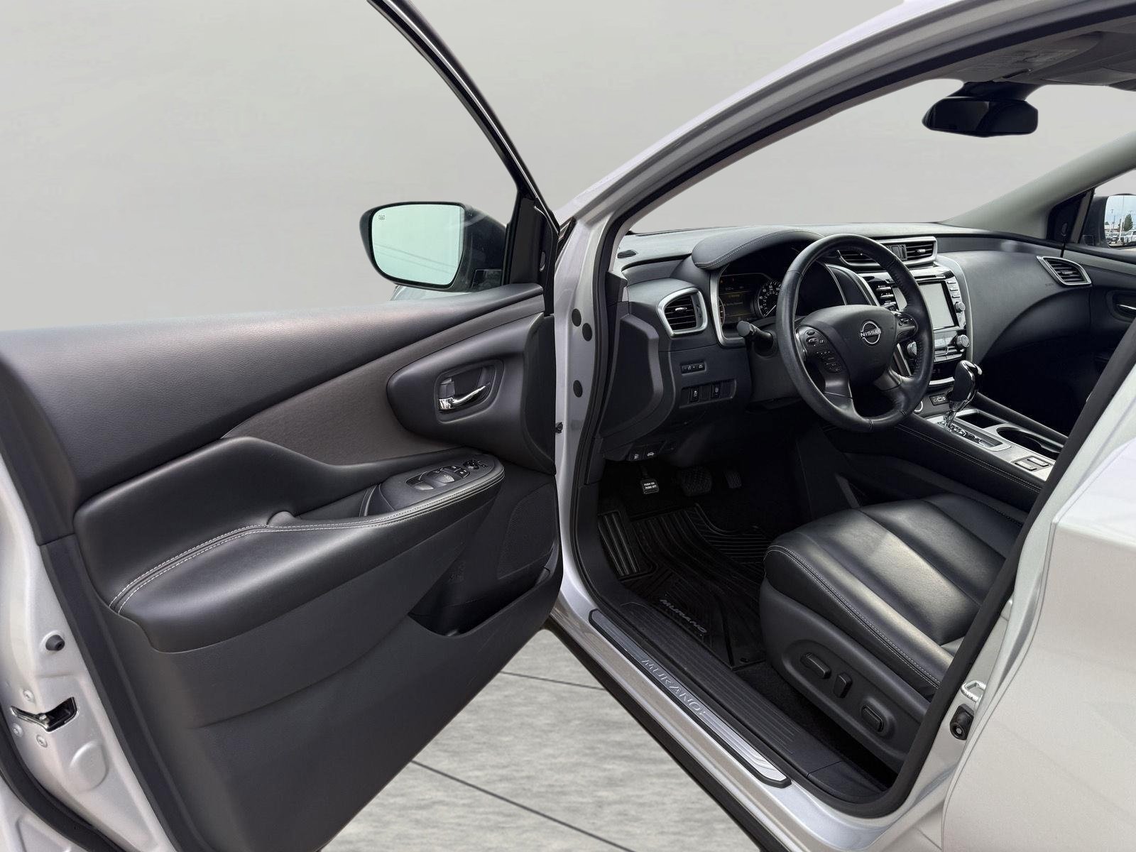 Used 2023 Nissan Murano SV AWD/4WD image 18