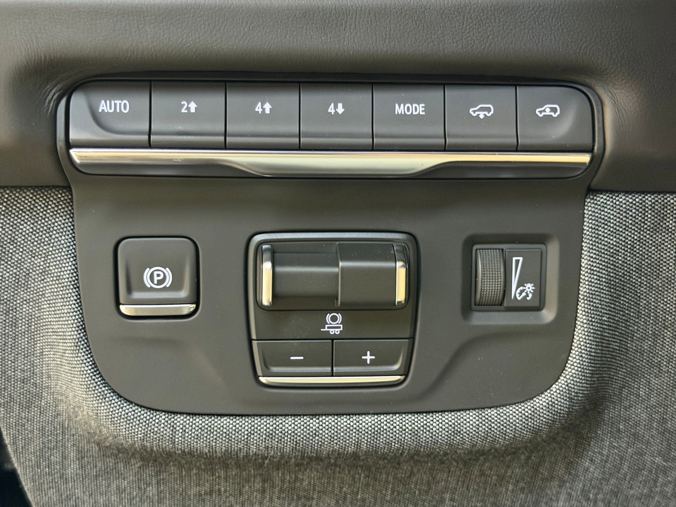 New 2026 Cadillac Escalade ESV Platinum Sport AWD/4WD image 16