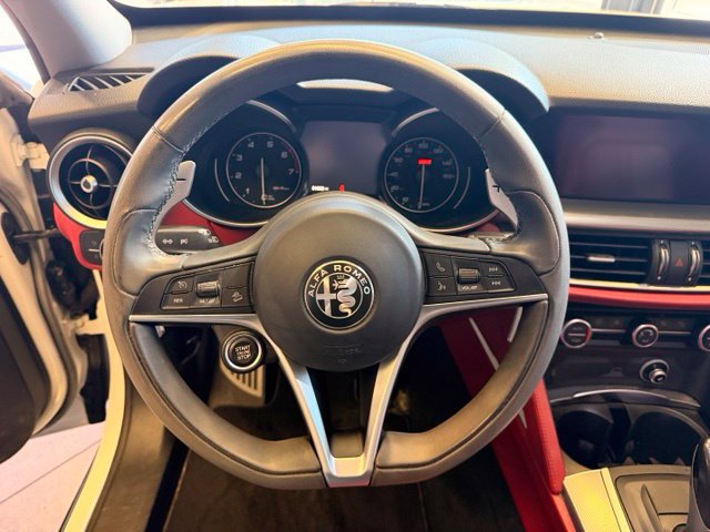 Used 2018 Alfa Romeo Stelvio Sport w/ Quick Order Package 22J Sport AWD/4WD image 16