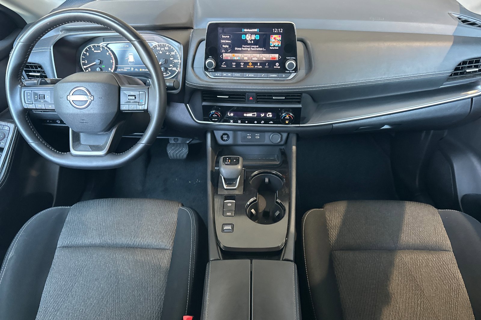 Used 2025 Nissan Rogue SV image 13