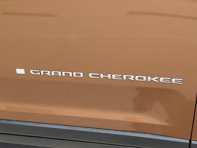 New 2027 Jeep Grand Cherokee L Limited RWD image 13