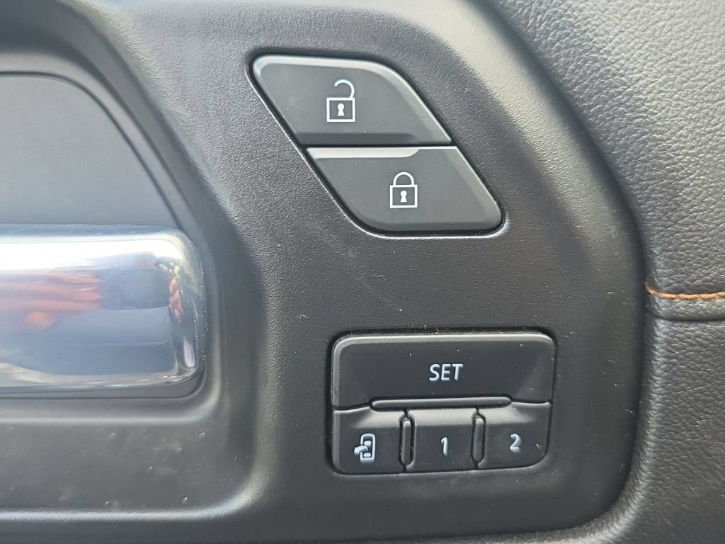 Used 2021 GMC Sierra 1500 AT4 w/ AT4 Premium Package AWD/4WD image 23