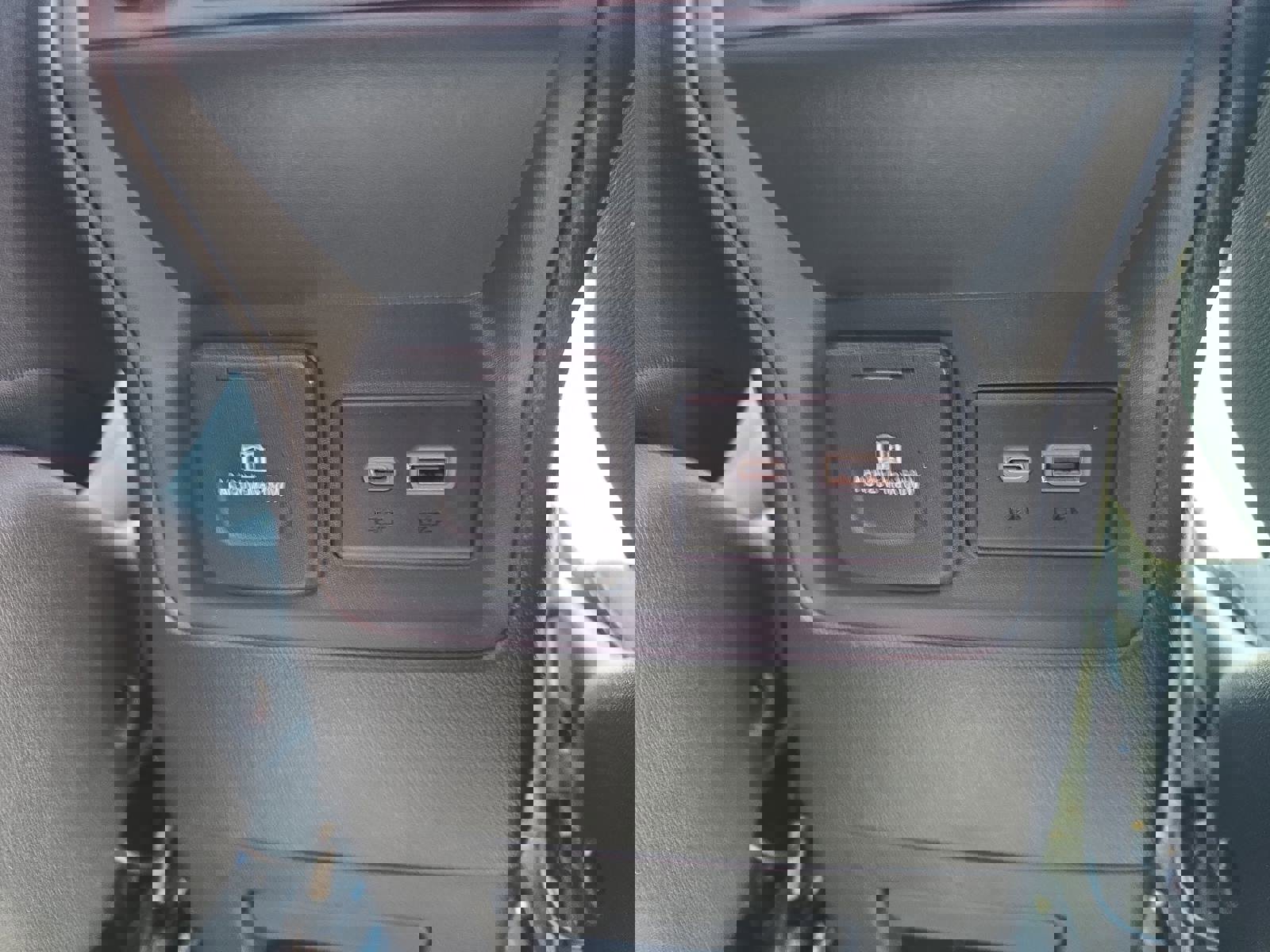 Used 2023 GMC Acadia SLE w/ Driver Convenience Package image 13