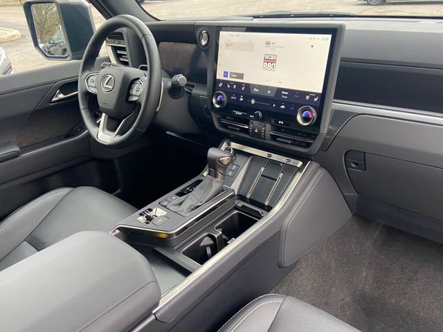 Certified 2025 Lexus GX 550 w/ Accessory Package (Z1) image 24