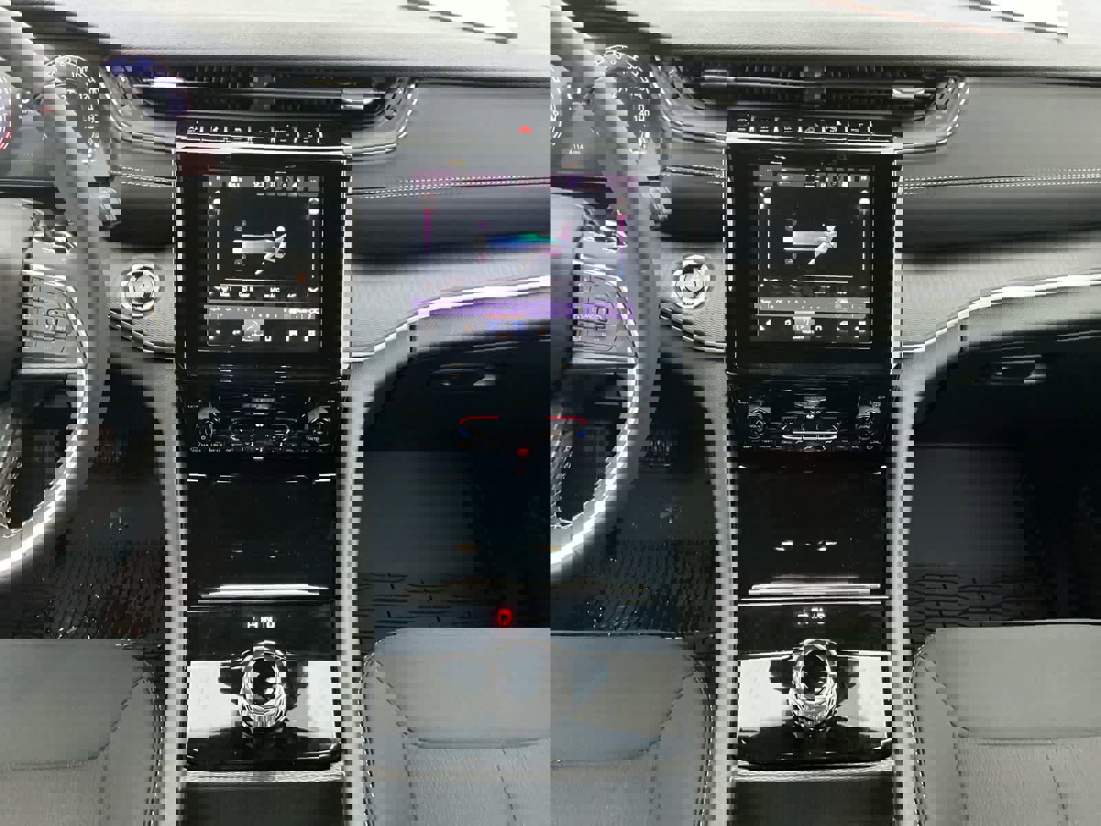 Used 2025 Jeep Grand Cherokee Laredo X image 10