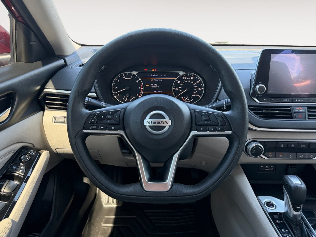 Used 2021 Nissan Altima 2.5 SV AWD/4WD image 14