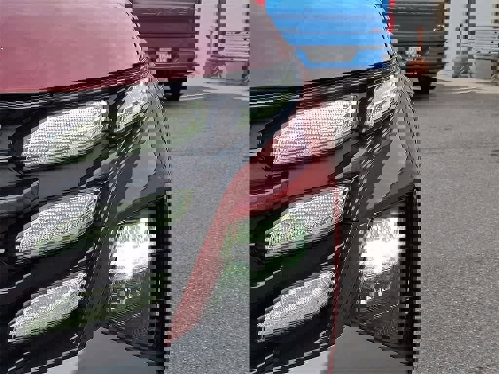 Certified 2025 Hyundai Tucson SE image 9