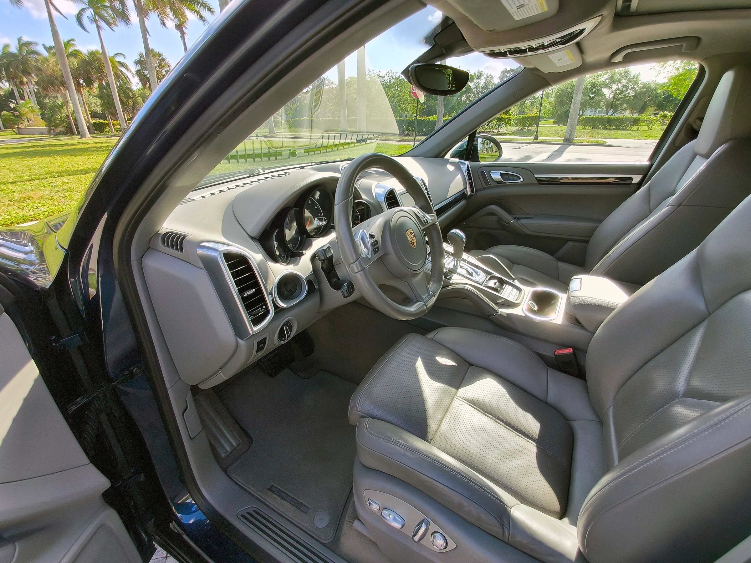 Used 2014 Porsche Cayenne AWD/4WD image 24