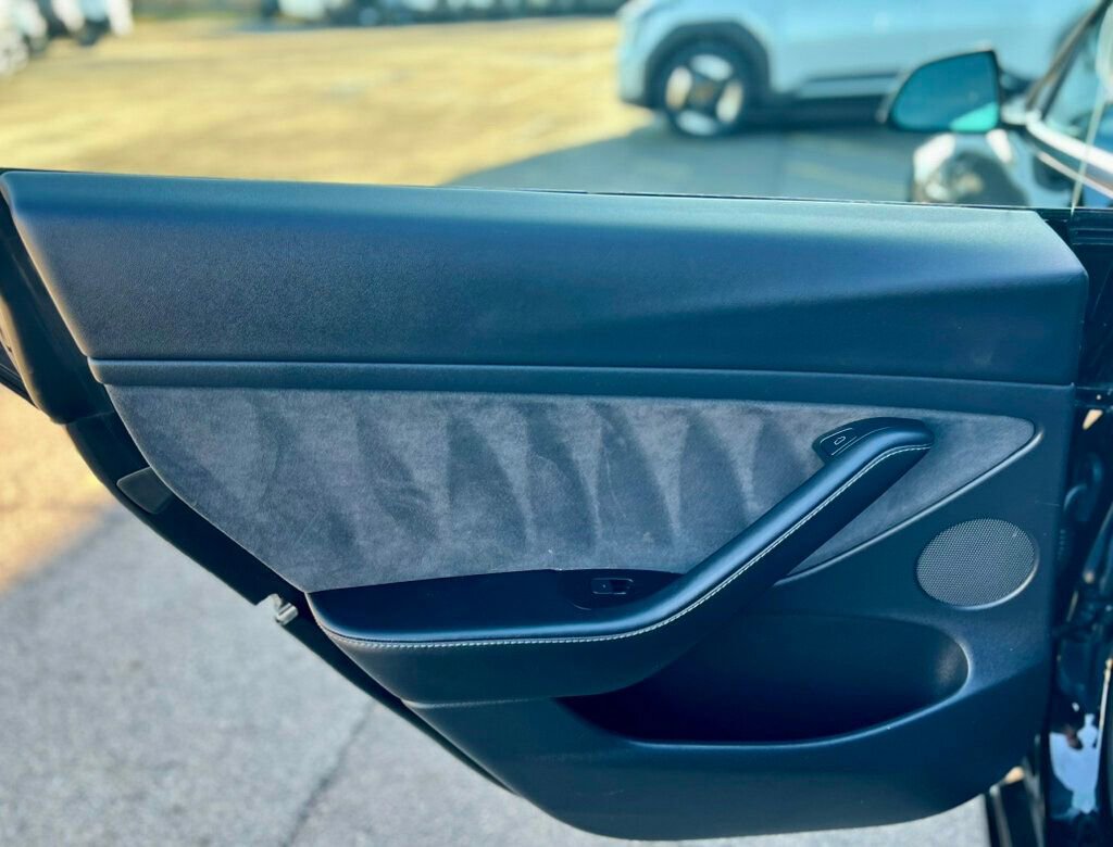 Used 2021 Tesla Model 3 Standard Range Plus image 15