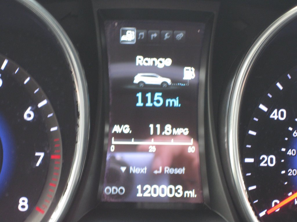 Used 2015 Hyundai Santa Fe GLS w/ Option Group 03 FWD image 19