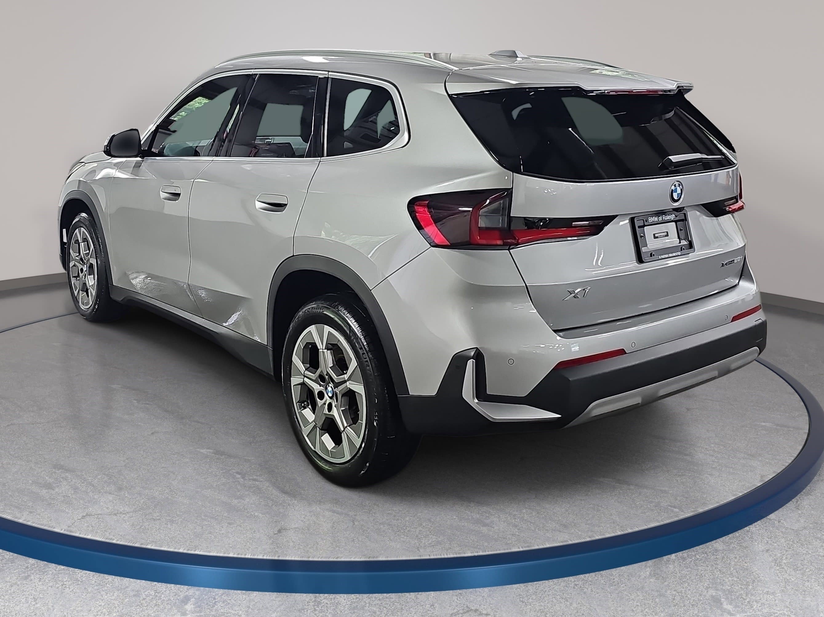 Used 2023 BMW X1 xDrive28i w/ Convenience Package AWD/4WD image 7