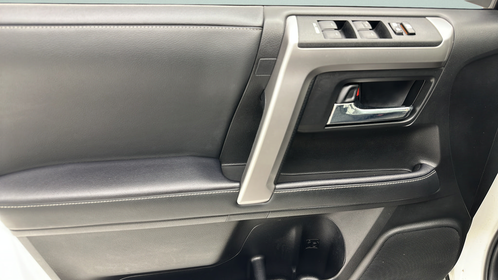 Used 2021 Toyota 4Runner SR5 Premium w/ Moonroof Package AWD/4WD image 15
