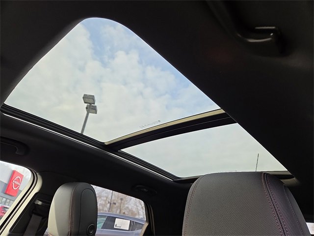 Used 2023 Chevrolet TrailBlazer RS w/ Sun and Liftgate Package image 15