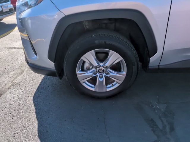 Certified 2025 Toyota RAV4 XLE FWD image 8