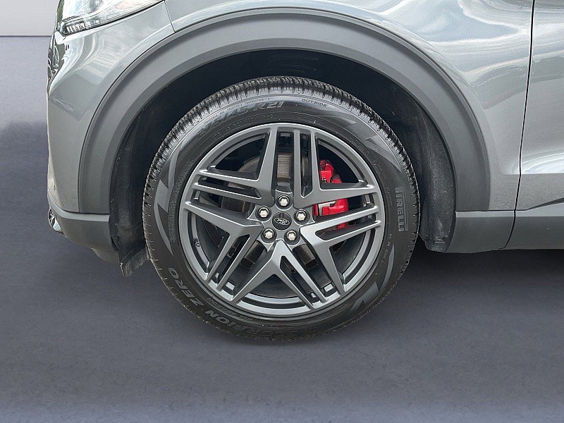 Used 2025 Ford Explorer ST image 29