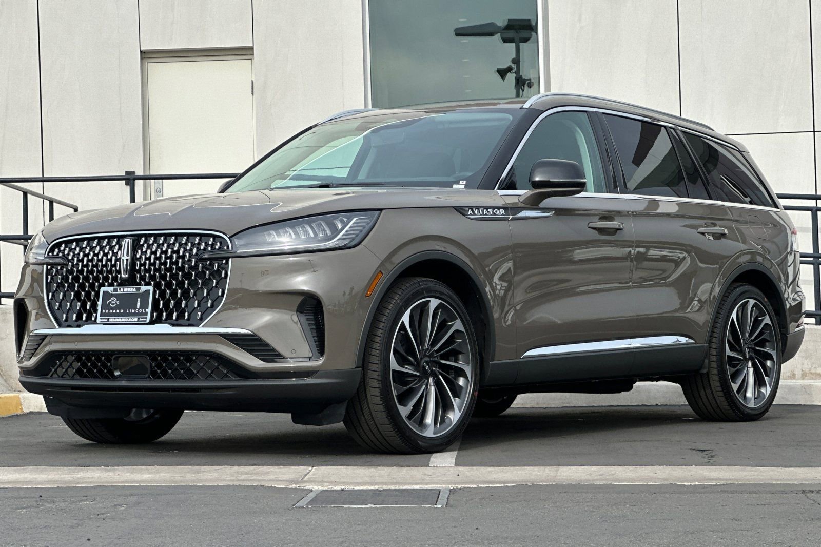 New 2026 Lincoln Aviator Reserve w/ Luxury Package image 7