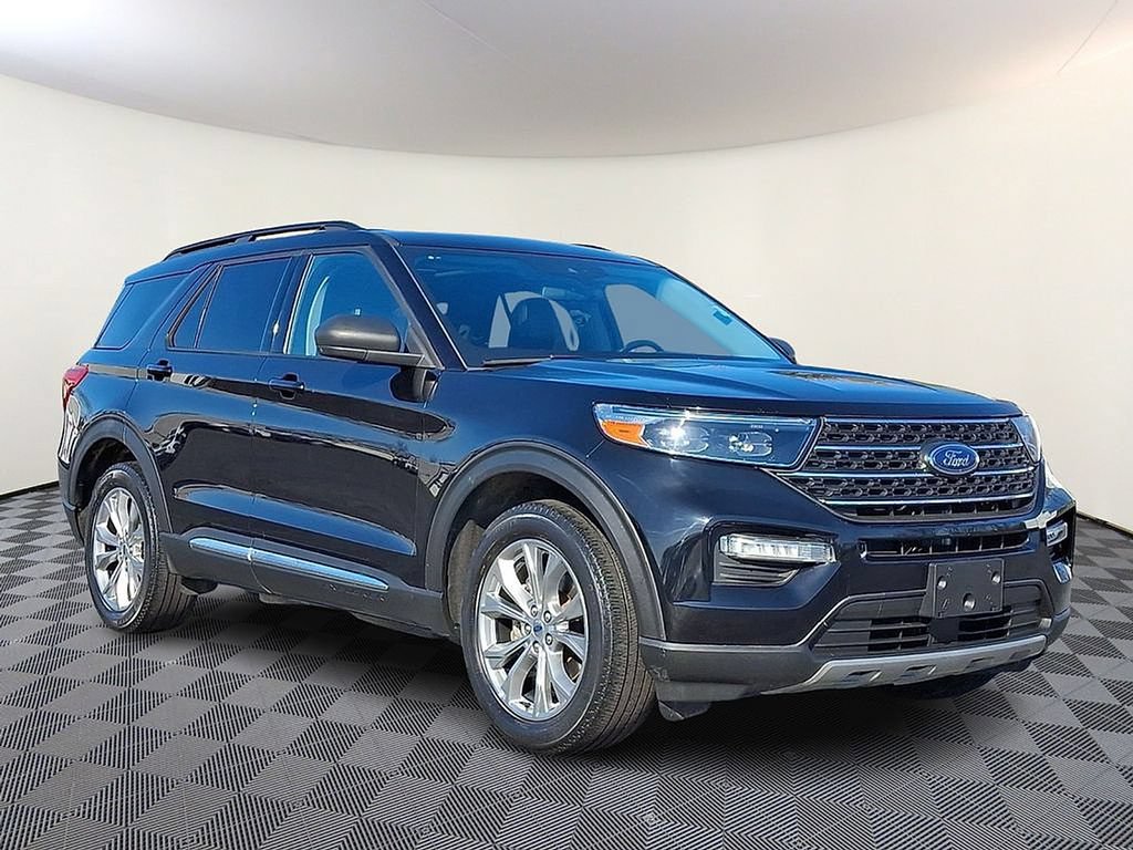 Used 2023 Ford Explorer XLT w/ Equipment Group 202A AWD/4WD image 1