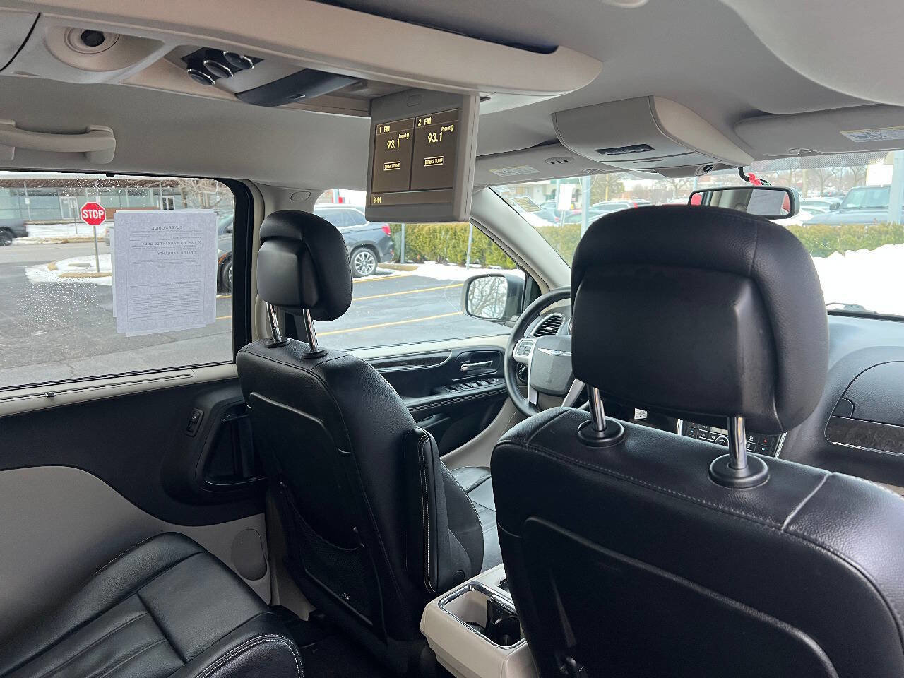 Used 2014 Chrysler Town & Country Touring image 30