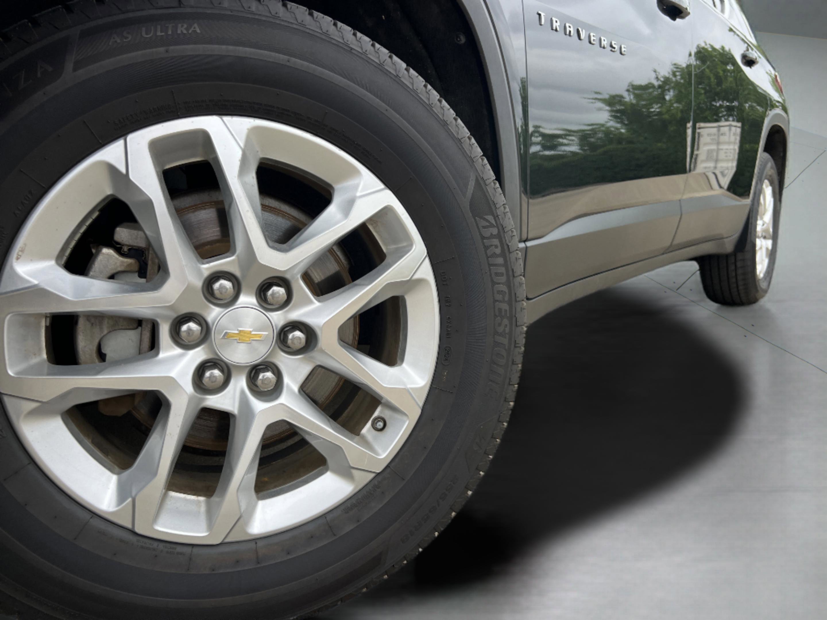 Used 2018 Chevrolet Traverse LT image 30