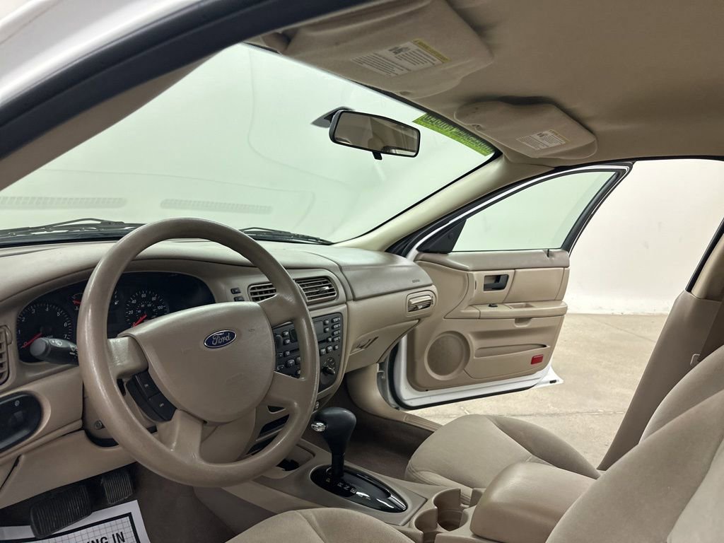 Used 2004 Ford Taurus SES image 29