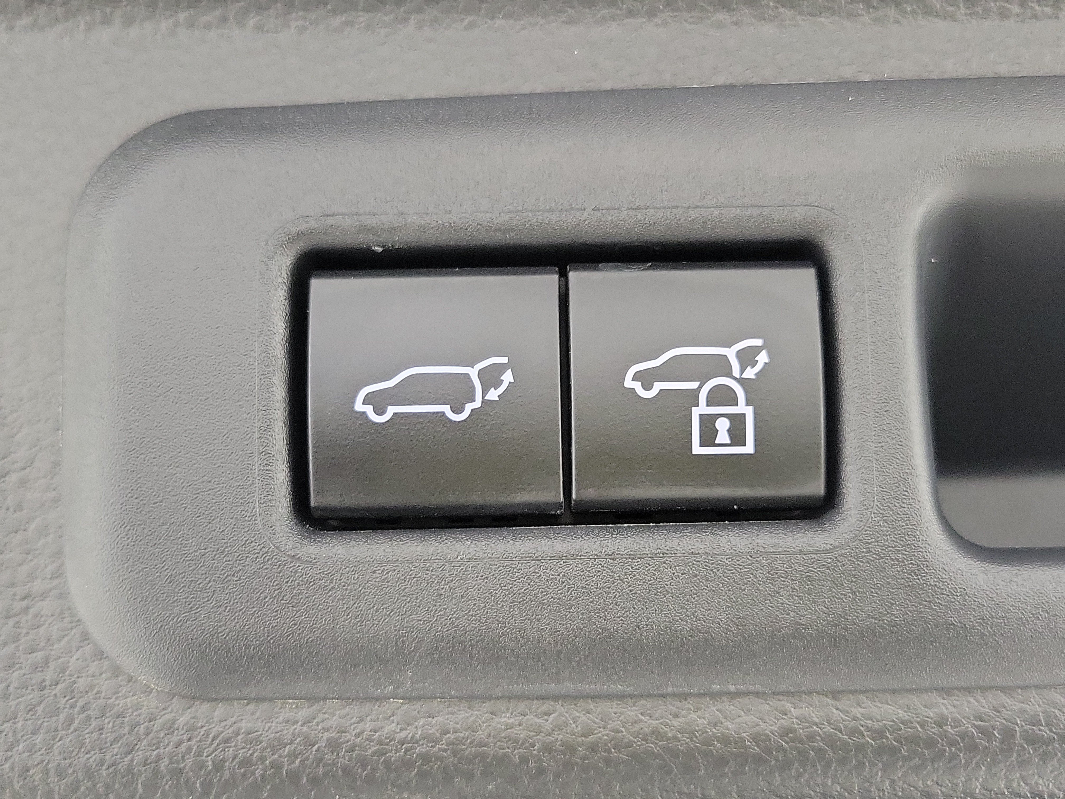 Used 2024 Toyota Sequoia SR5 w/ SR5 Premium Package AWD/4WD image 10