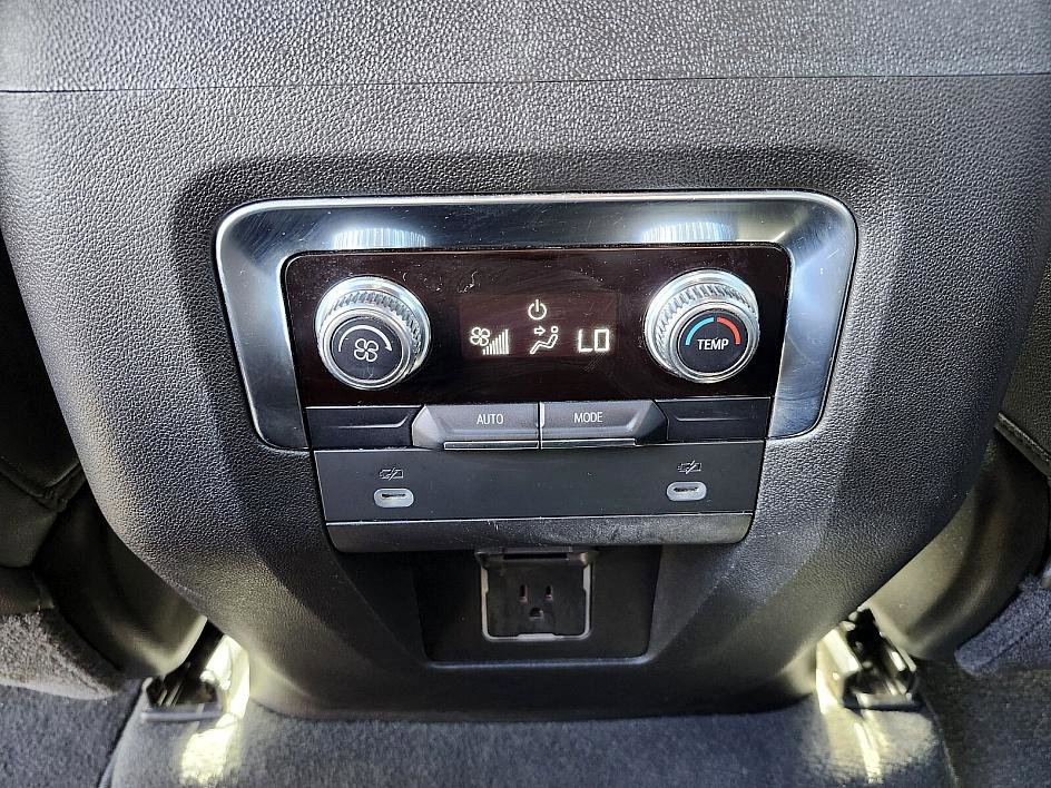 Used 2021 GMC Yukon SLT image 9