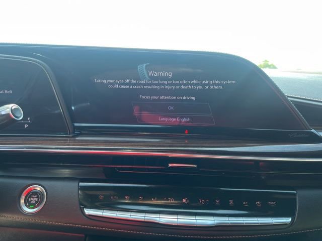 Used 2023 Cadillac Escalade ESV Premium Luxury image 16