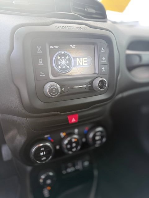 Used 2017 Jeep Renegade Altitude AWD/4WD image 12