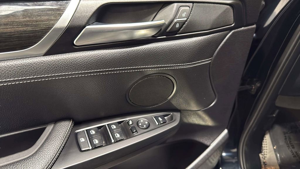 Used 2018 BMW X4 M40i AWD/4WD image 23