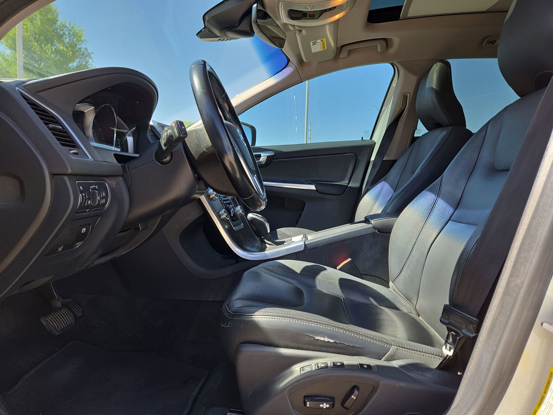 Used 2016 Volvo XC60 T5 Premier image 16