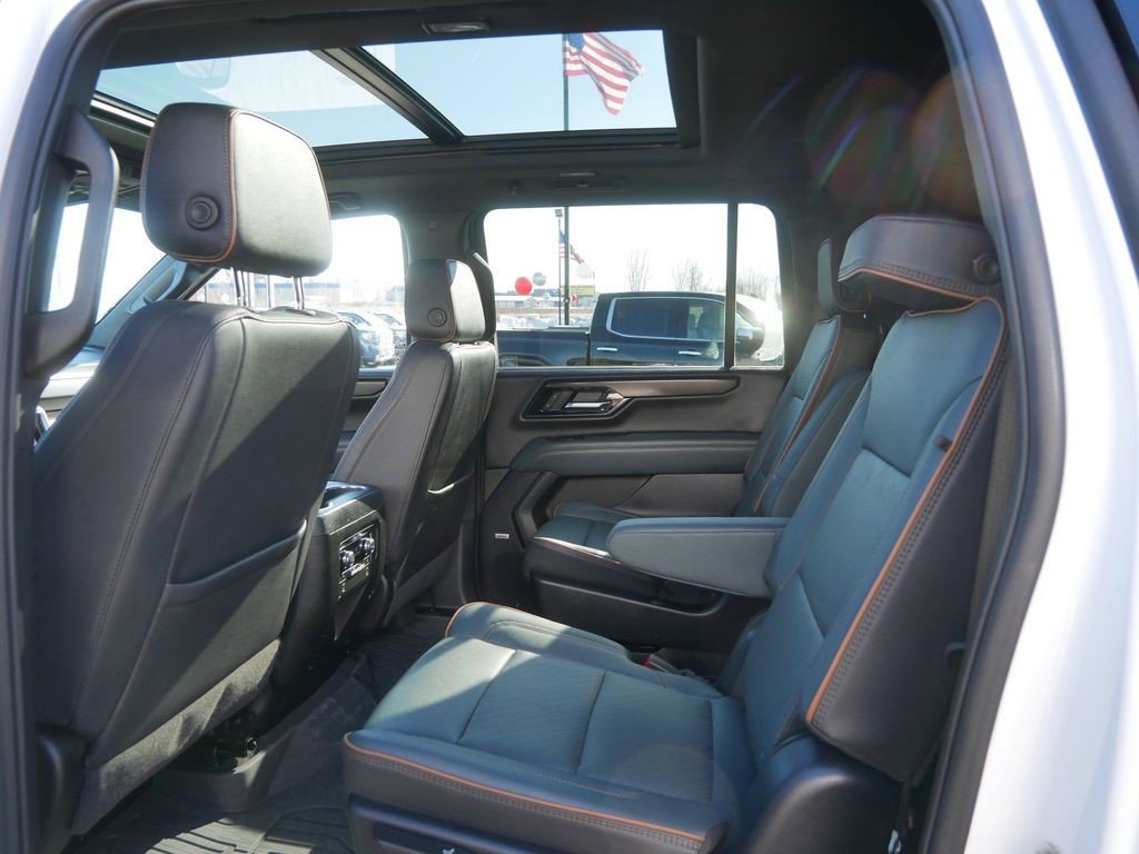 Certified 2025 GMC Yukon XL AT4 w/ AT4 Premium Package AWD/4WD image 16