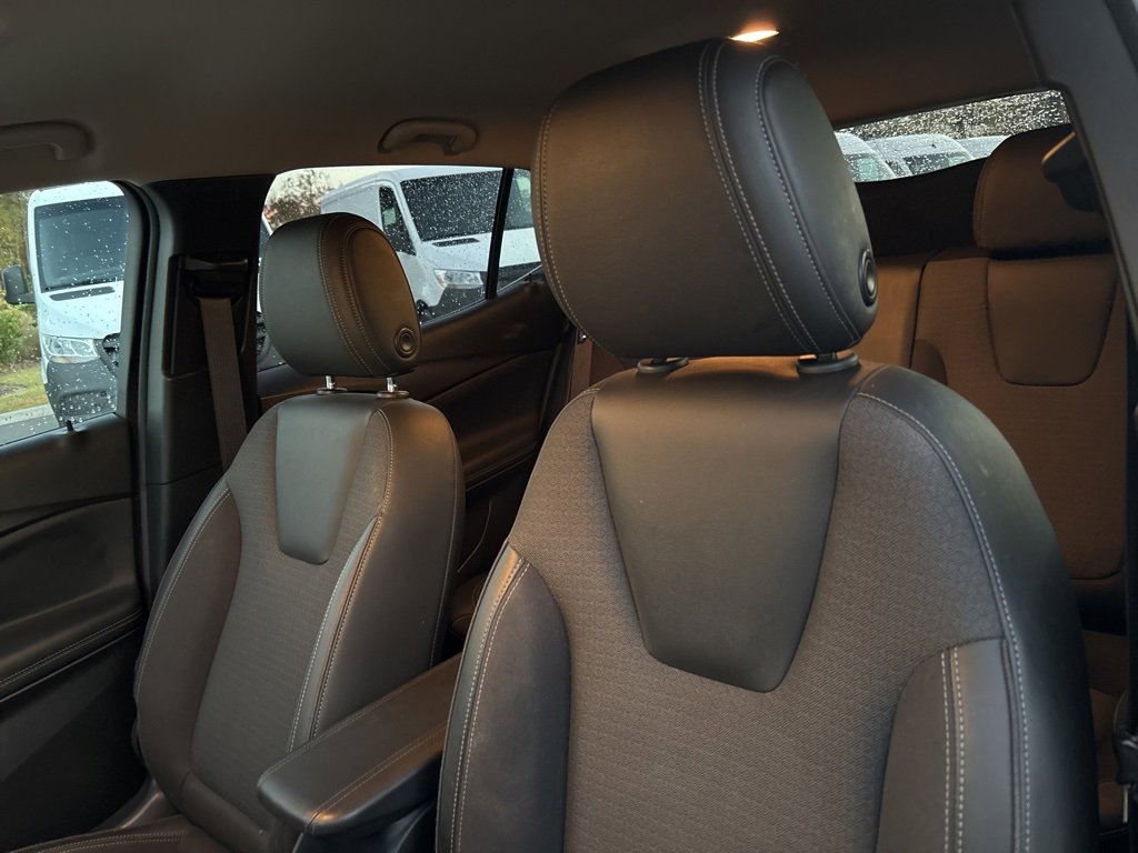 Used 2021 Buick Encore GX Preferred image 46