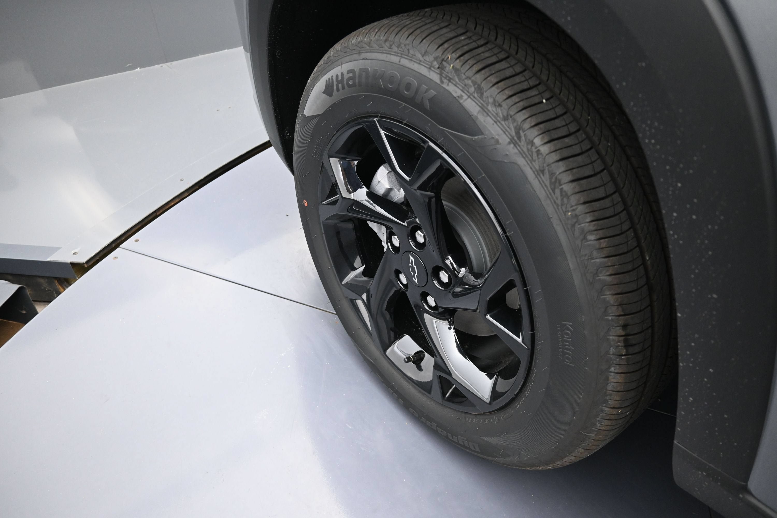 New 2026 Chevrolet Trax LT w/ Sunroof Package FWD image 33