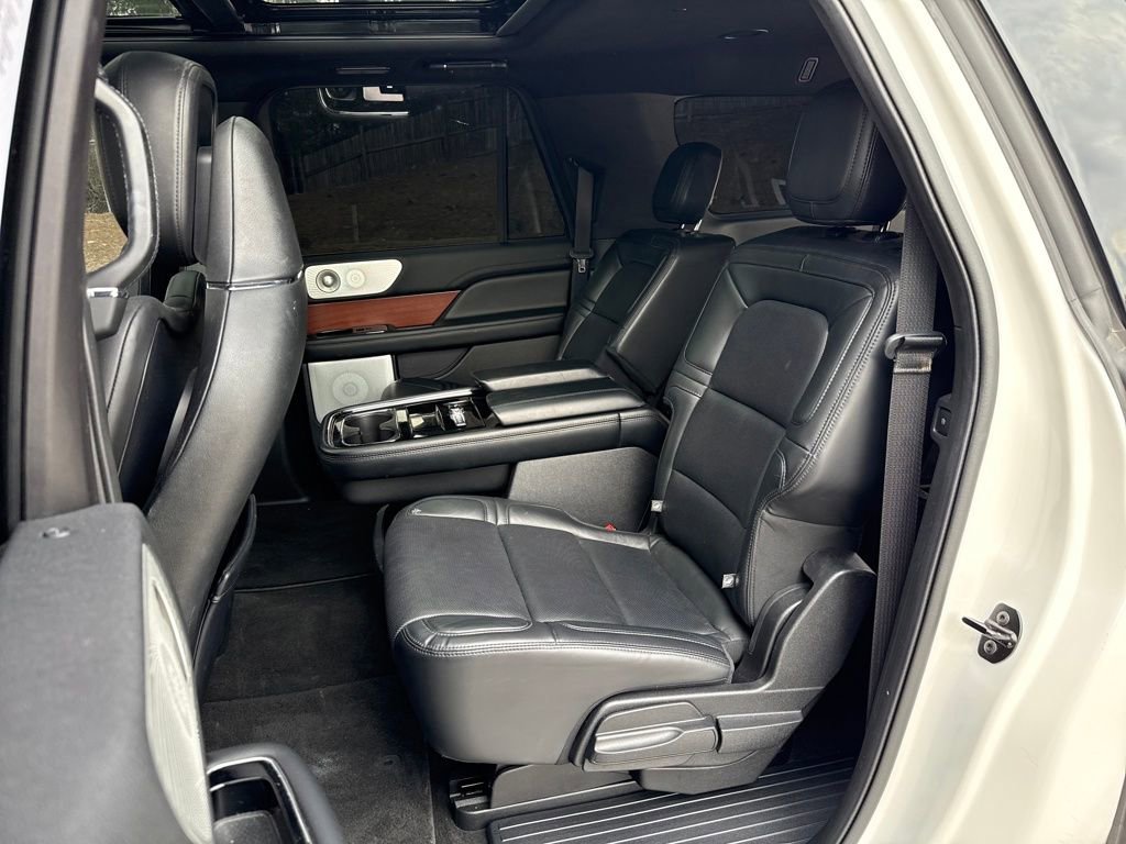 Used 2020 Lincoln Navigator L Reserve w/ Equipment Group 208A Reserve image 25